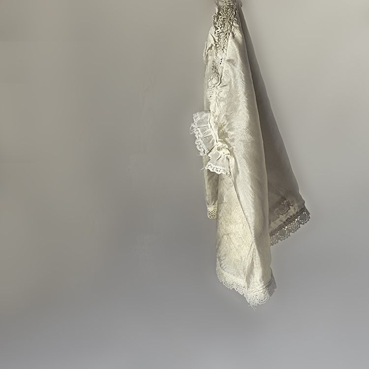 Seidenpuppenkleid